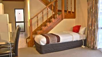Villa, 2 habitaciones | Decoración personalizada, tabla de planchar con plancha y cunas