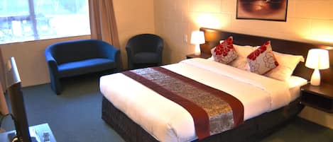 Individuelt dekorert, strykejern/-brett og barnesenger