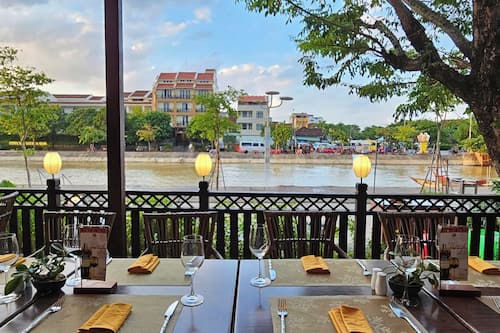 Aperto a colazione, pranzo e cena, cucina vietnamita
