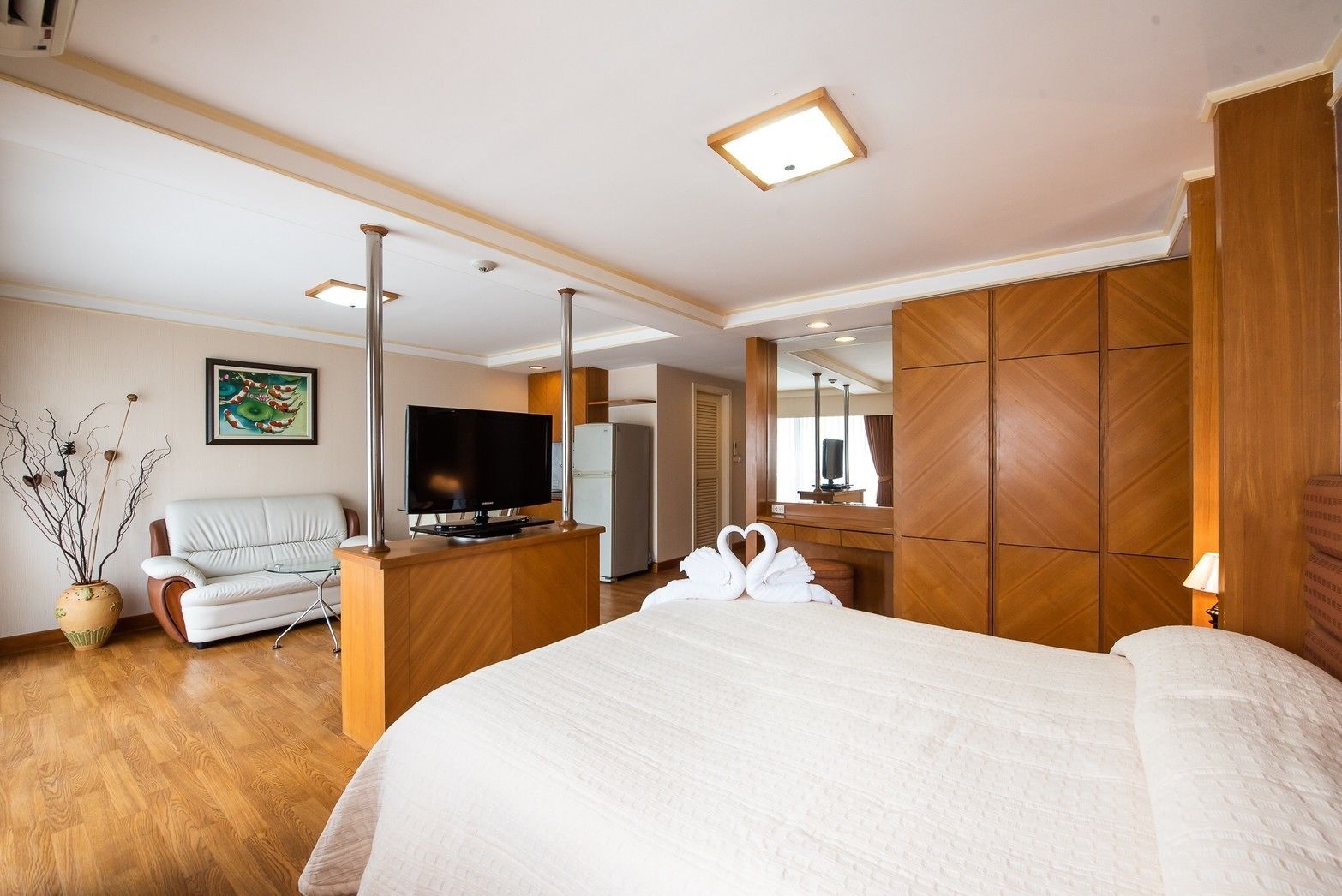 deluxe room, 1 double bed | rollaway beds, free wifi