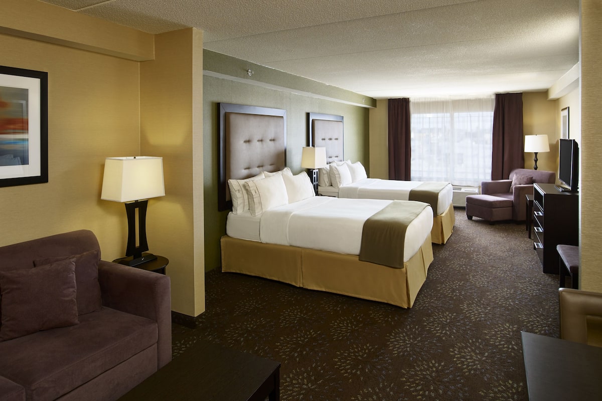 Suite, Multiple Beds