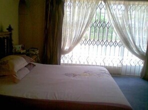 Minibar, in-room safe, iron/ironing board, free WiFi