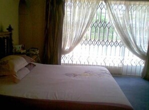 Standard Double Room | Minibar, in-room safe, iron/ironing board, free WiFi