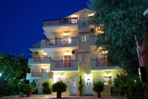 Front of property - Pension Filoxenia (Lefkada)