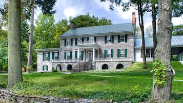 Fachada de la propiedad