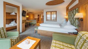 Family Room, Balcony, Mountain View | In-room safe, blackout drapes, WiFi (free), bed sheets