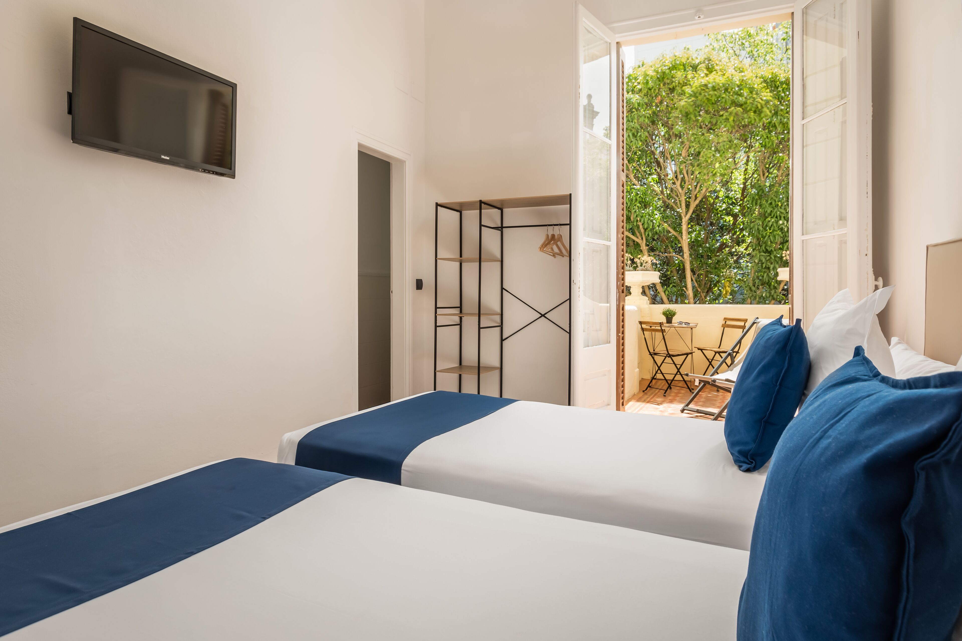 double or twin room, terrace | 1 bedroom, minibar, in-room safe, free wifi