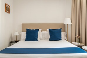 Triple Room - Hotel Medium Romàntic (Sitges)