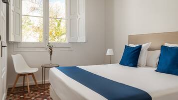 Dobbeltværelse med dobbeltseng eller 2 enkeltsenge | Minibar, pengeskab på værelset, gratis Wi-Fi, sengetøj