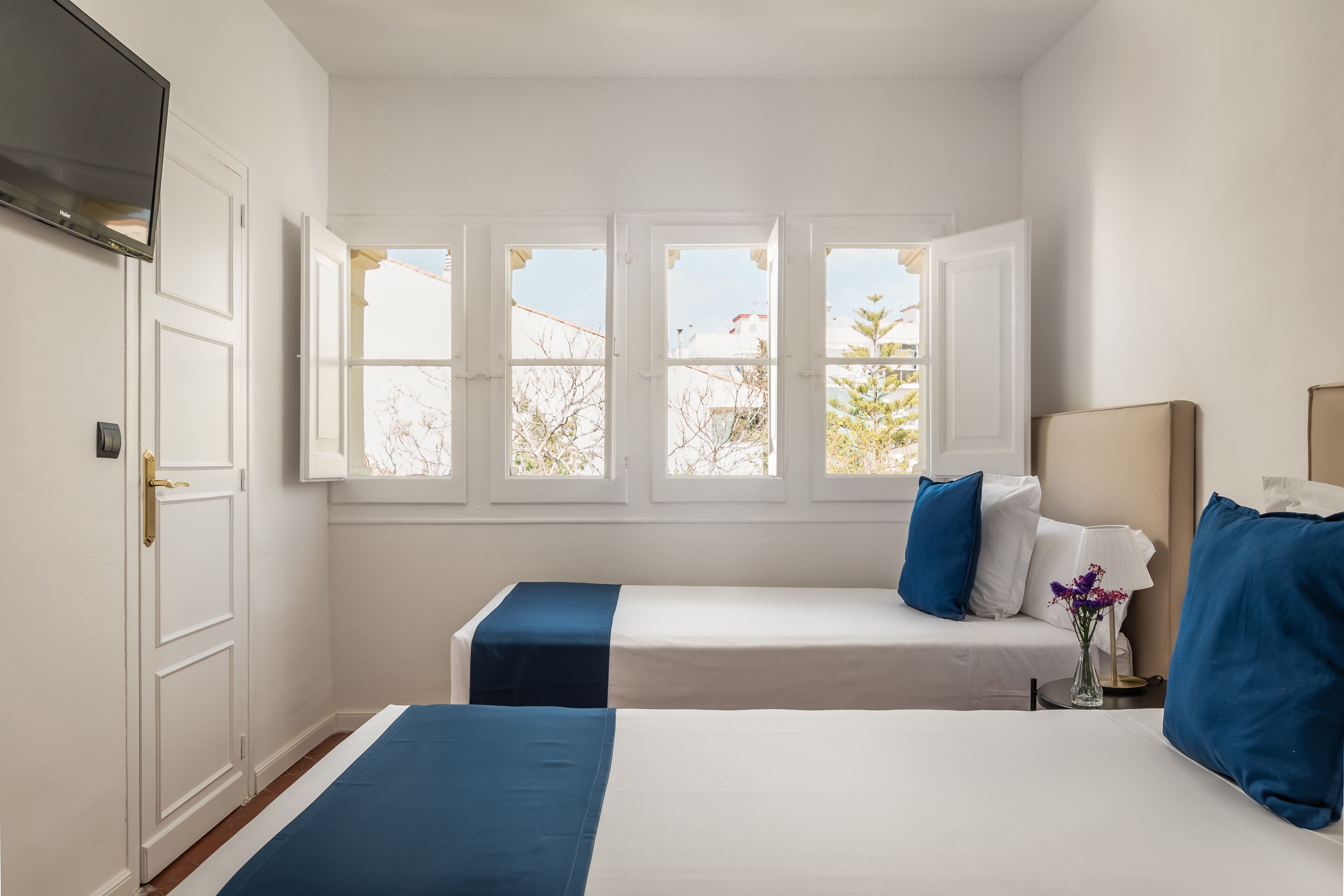 double or twin room | 1 bedroom, minibar, in-room safe, free wifi