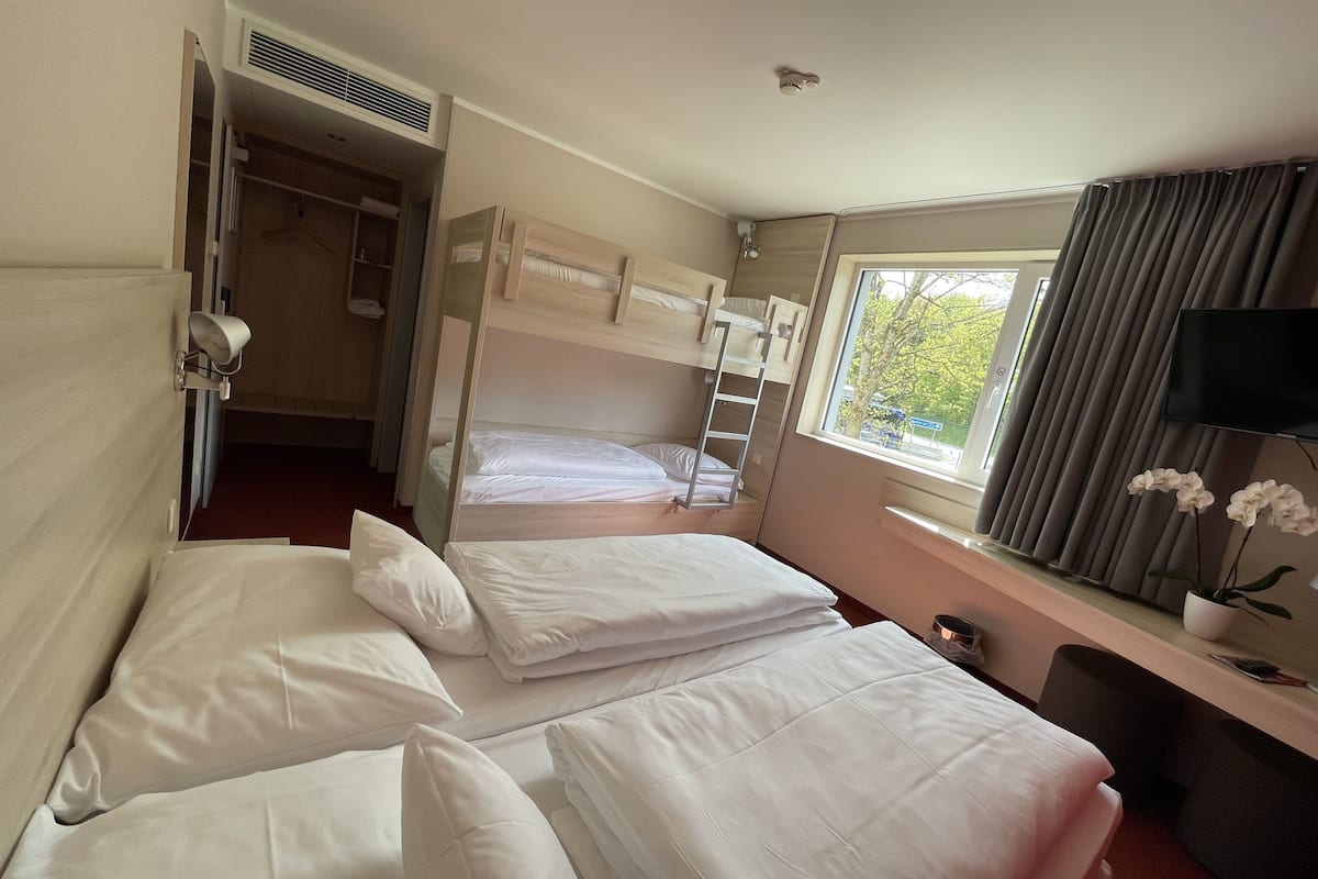 1 bedroom, premium bedding, desk, blackout curtains