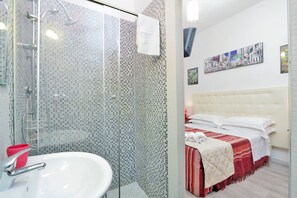 Quarto casal ou duplo | 3 quartos, roupas de cama premium, frigobar, individualmente decorados