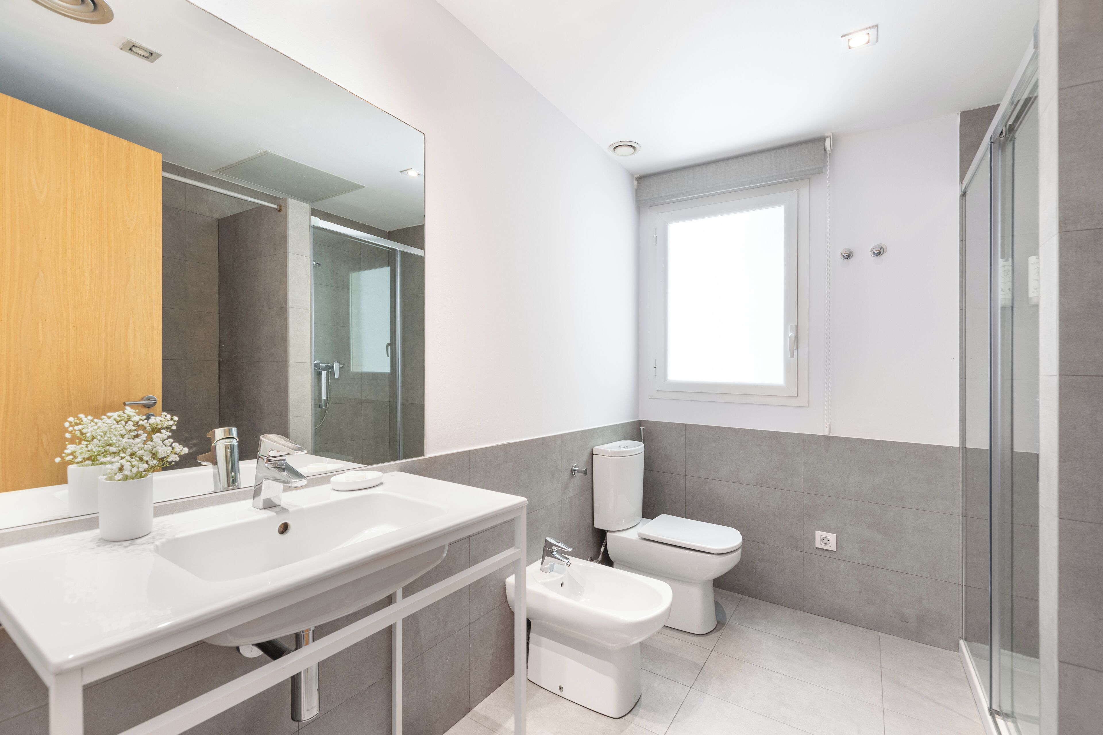 Premium Penthouse, 4 Bedrooms, City View (6-8 adults) | Bathroom | Separate tub and shower, hair dryer, bidet, towels