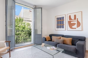 Superior Apartment, 3 Bedrooms | Living area