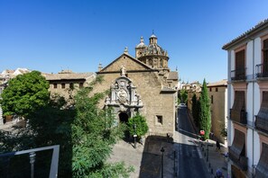 الإطلالة من المنشأة