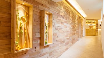 Sauna, baño de vapor, tratamientos corporales y aromaterapia