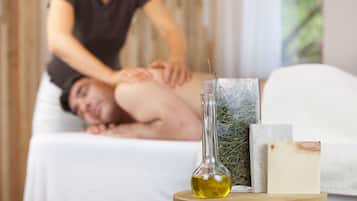 Un sauna, baño turco, tratamientos corporales, aromaterapia