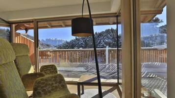 In-room safe, desk, cots/infant beds, rollaway beds