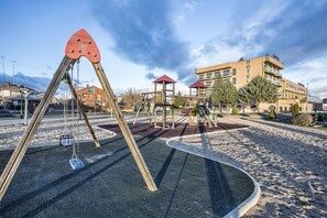Children’s play area – outdoor