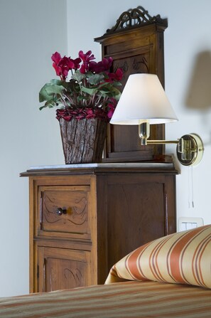 Katil Select Comfort, meja, katil lipat simpan/tambahan, Wi-fi percuma