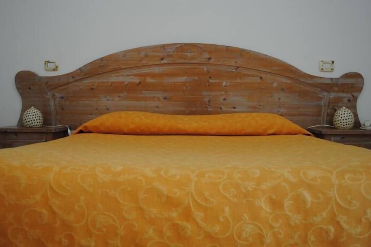 classic double room | minibar, in-room safe, individually decorated, individually furnished