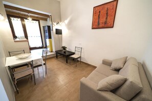 Appartamento Standard, 1 camera da letto, edificio separato | Area soggiorno | TV LCD