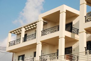 Exterior - Sugar and Almond - Luxury Apartments (Corfu)