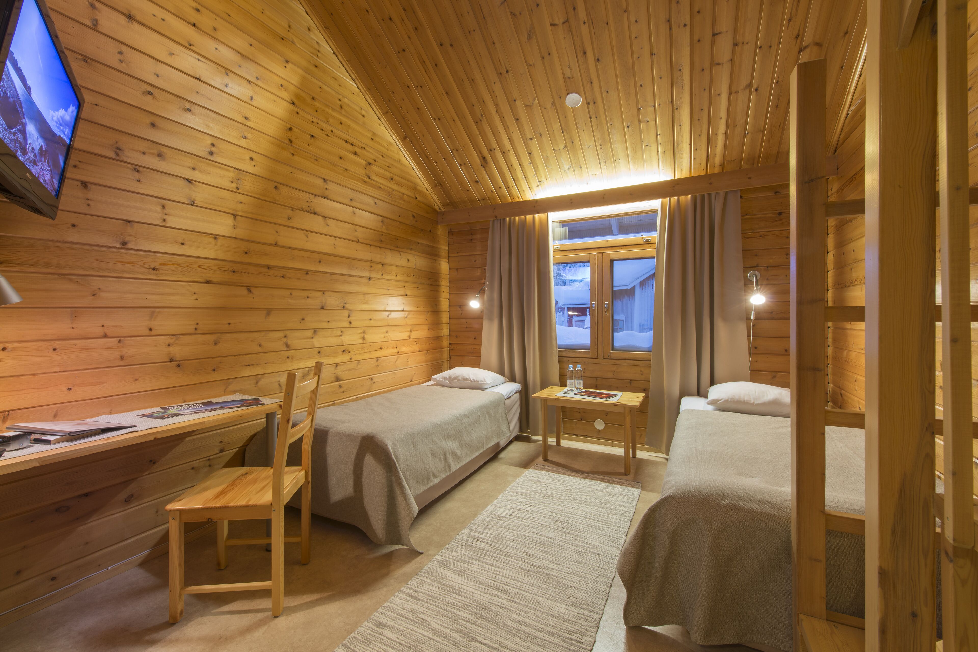 quadruple room (hotel) | free wifi, bed sheets