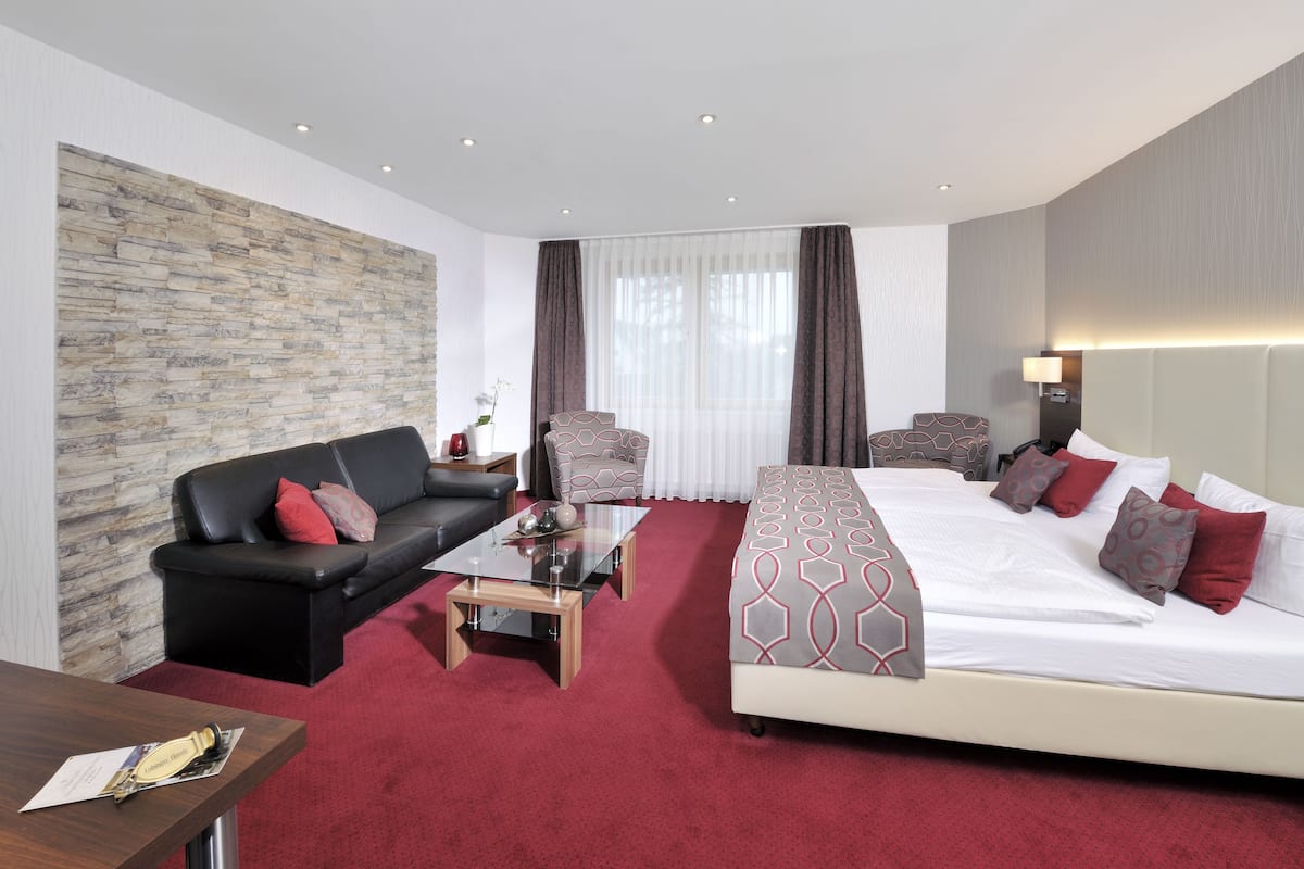 Premium bedding, minibar, in-room safe, desk