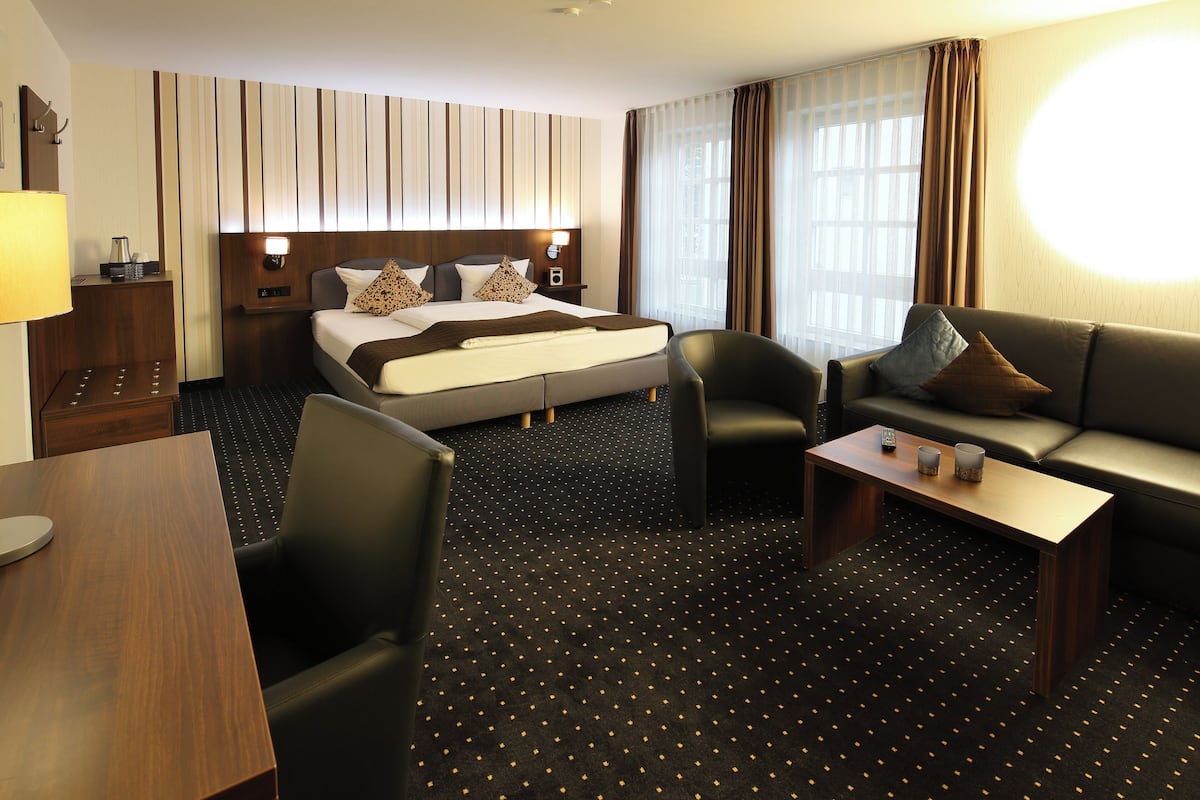 Premium bedding, minibar, in-room safe, desk