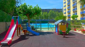 Children’s play area – outdoor
