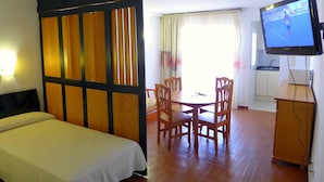 Standard Studio | 1 bedroom, blackout drapes, bed sheets - Alboran (Salou)