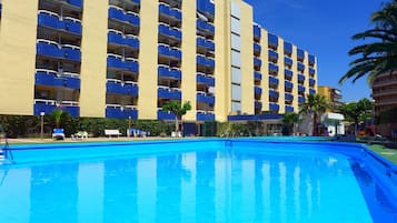 Seasonal outdoor pool