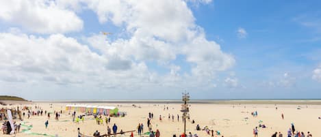 Una spiaggia nelle vicinanze