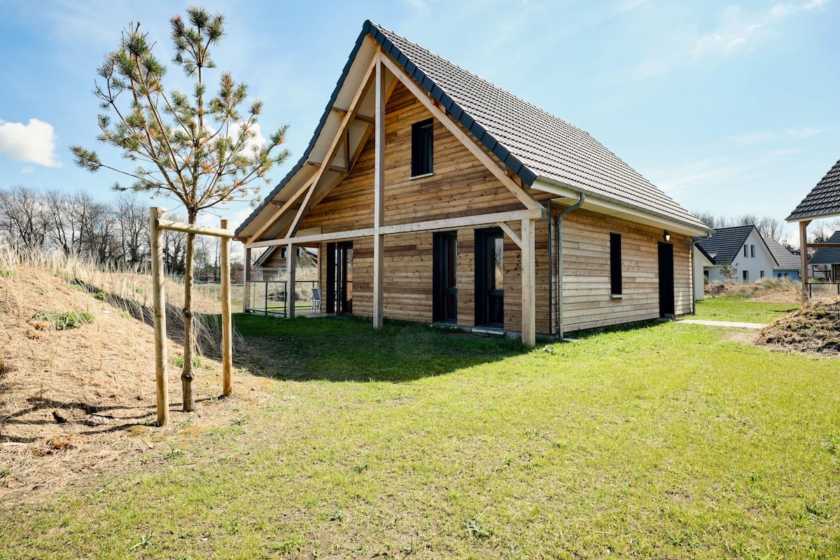 Comfort Bungalow, 3 Bedrooms (Rhone) | Living area | Flat-screen TV, DVD player
