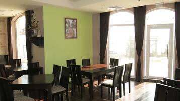 Double Room Single Use | Dining