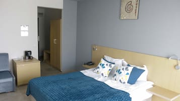 Doppel- oder Zweibettzimmer, Meerblick | Minibar, Zimmersafe, Schreibtisch, Verdunkelungsvorhänge