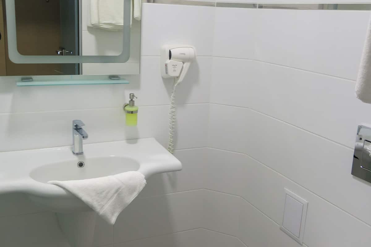 double or twin room, sea view | minibar, in-room safe, desk, blackout curtains