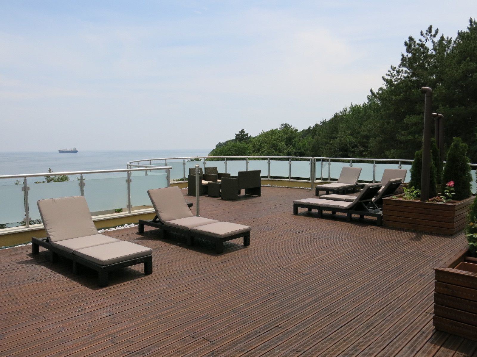 sun deck