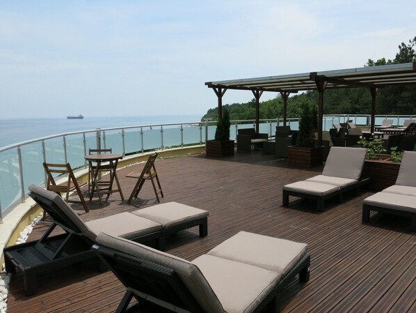 Sun deck
