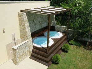 Outdoor spabad