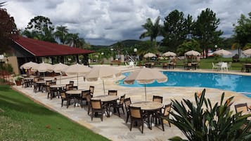 Outdoor pool, sun loungers