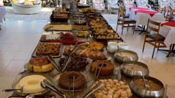 Desayuno buffet incluido todos los días