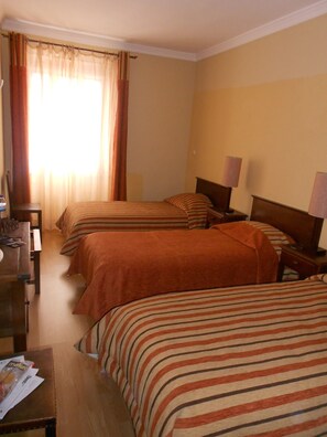 Triple Room | In-room safe, rollaway beds - Pateo do Morgado - Turismo de Habitação (Sousel)
