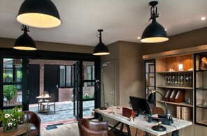 Business center - Hotel Les Terres Blanches (Chatou)