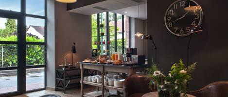 Daily buffet breakfast (EUR 14 per person)