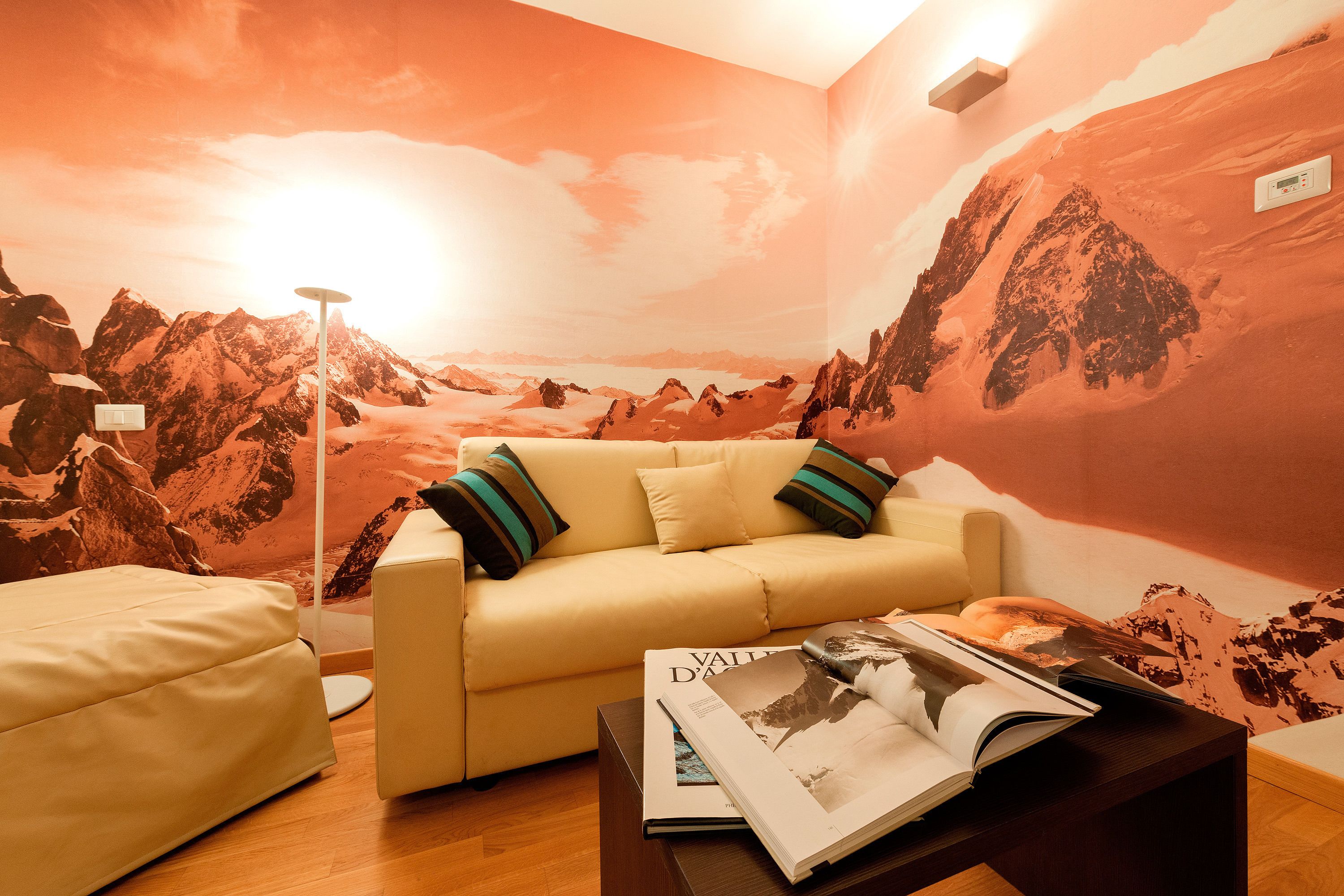 select comfort beds, minibar, in-room safe, desk