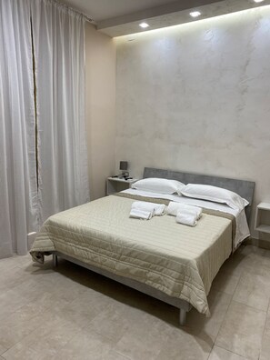 Literie de qualité supérieure, couette en duvet d'oie, minibar