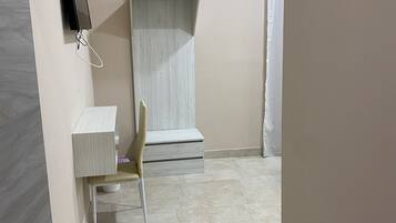 Ropa de cama de alta calidad, edredones de plumas, minibar