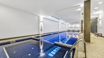 Indendørs pool